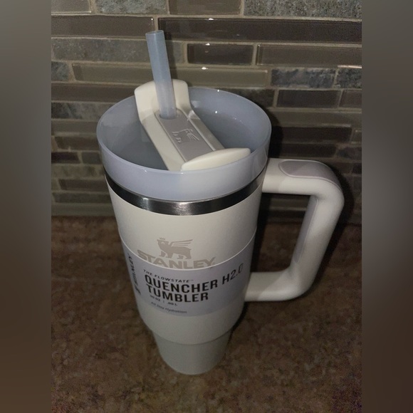 30oz Stanley Tumbler with Handle - Picture 4 of 4